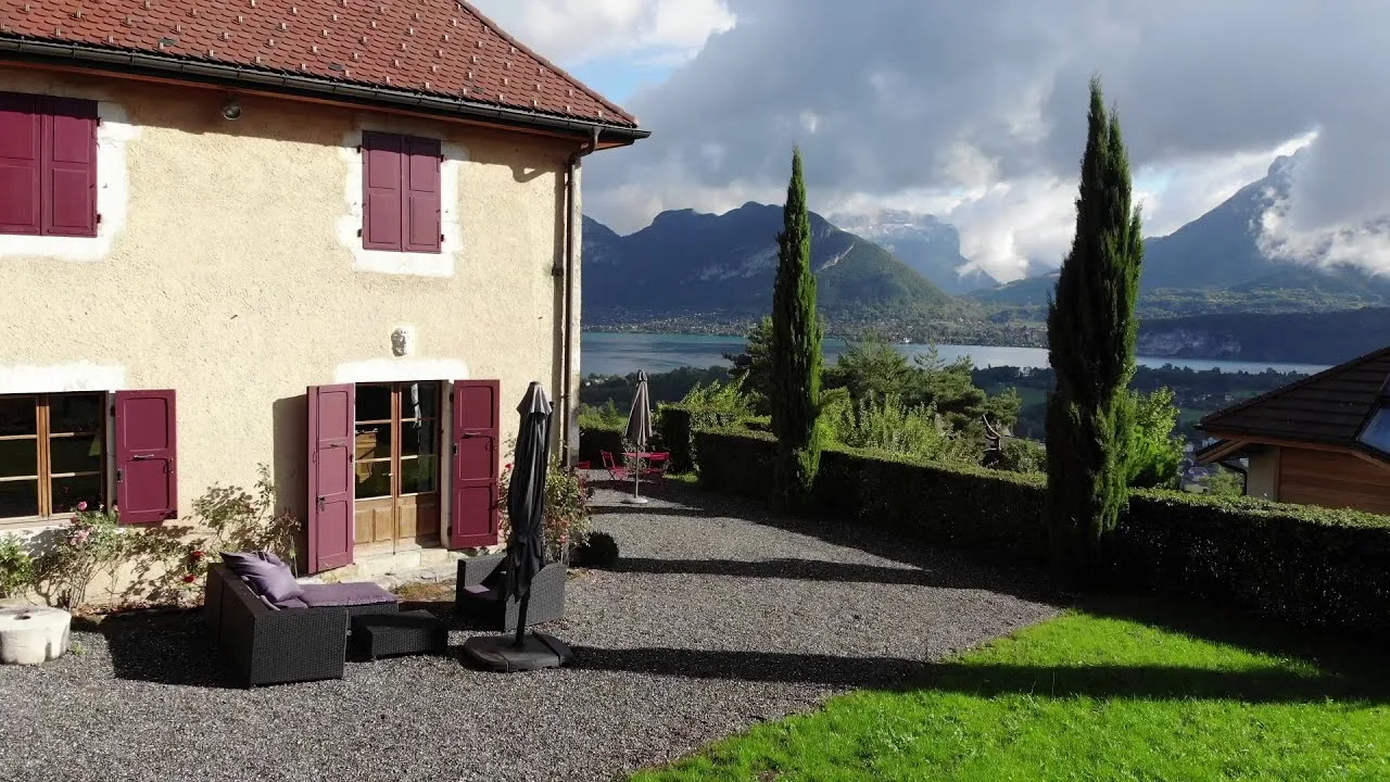 Vacances Annecy : trouvez la chambre d’hôtes idéale pour un séjour authentique